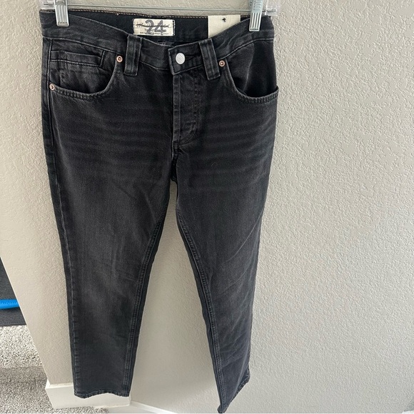 We The Free Free People NWT CRVY Siren Low-Rise Straight Jeans Size 24 - Picture 3 of 8